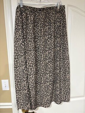 NWOT- SHEIN Beige and Black Leopard Maxi Skirt